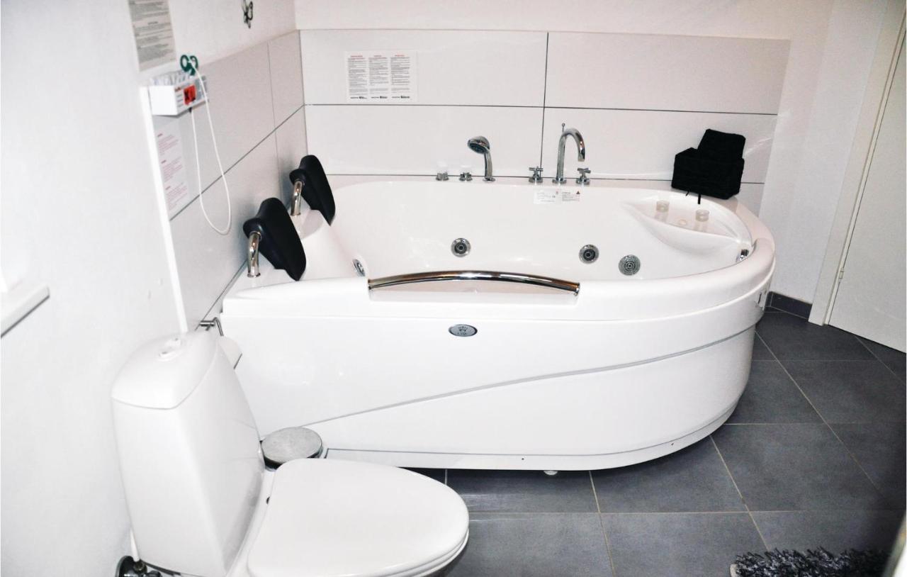 Pet Friendly Home In Augustenborg With Kitchen Asserballeskov Zewnętrze zdjęcie